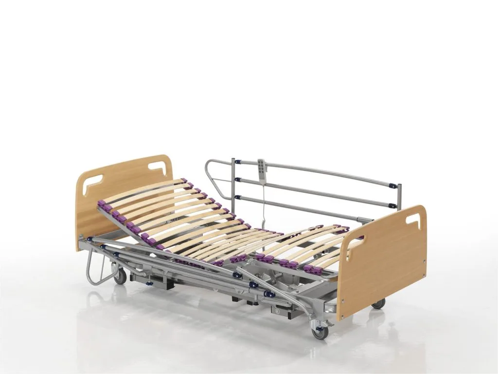 Cama geriátrica con carro elevador