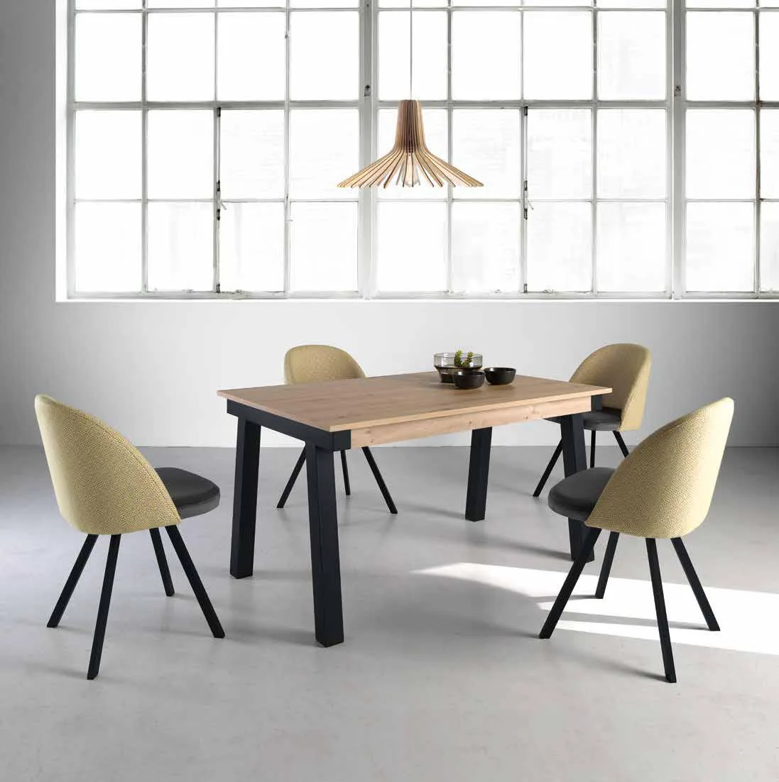 Mesa de comedor extensible metal y melamina